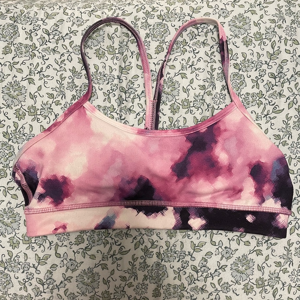 Lululemon Sports Bra (Flow Y) Size 6